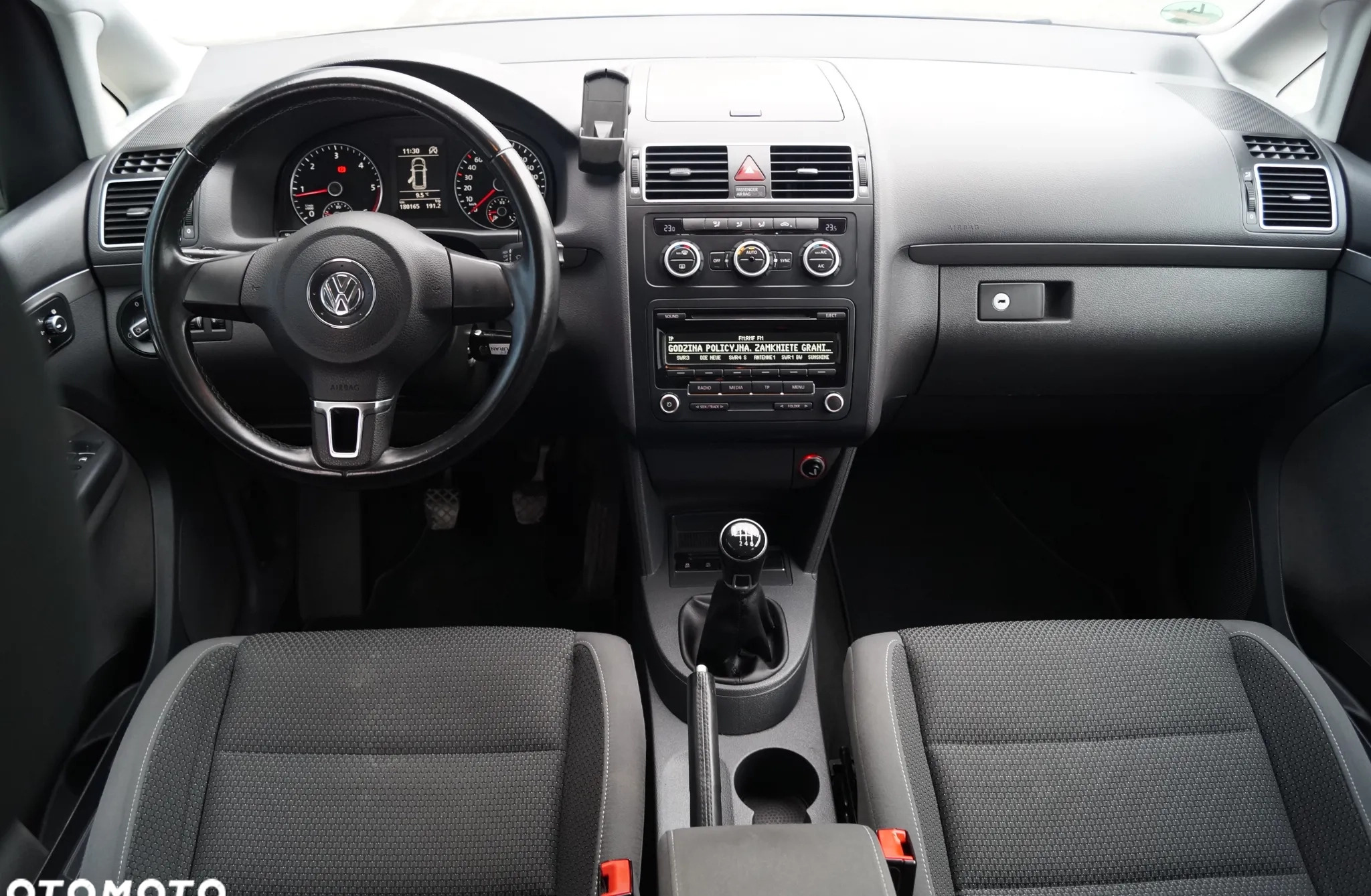 Volkswagen Touran cena 28400 przebieg: 239000, rok produkcji 2012 z Myślibórz małe 742